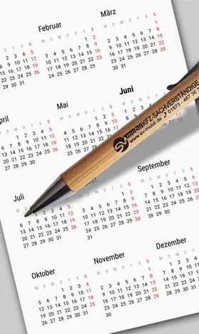Kalender mit sv-Mobil Stift im Vordergrund